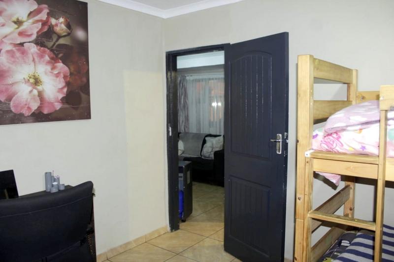 To Let 2 Bedroom Property for Rent in Meadowlands Gauteng