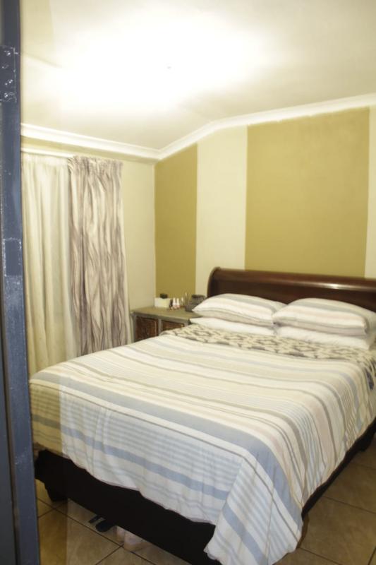 To Let 2 Bedroom Property for Rent in Meadowlands Gauteng