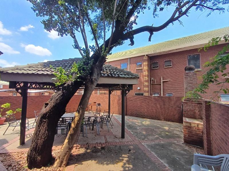 Commercial Property for Sale in Die Hoewes Gauteng