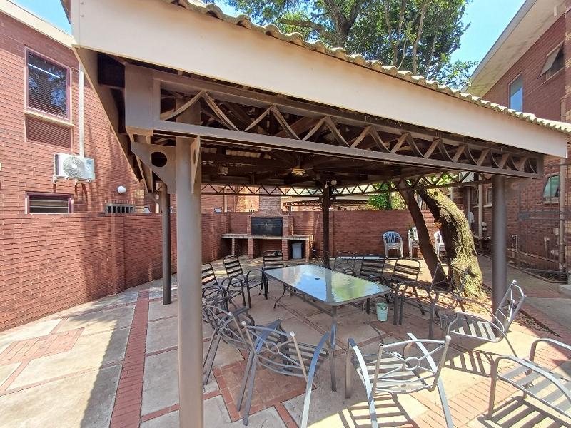 Commercial Property for Sale in Die Hoewes Gauteng