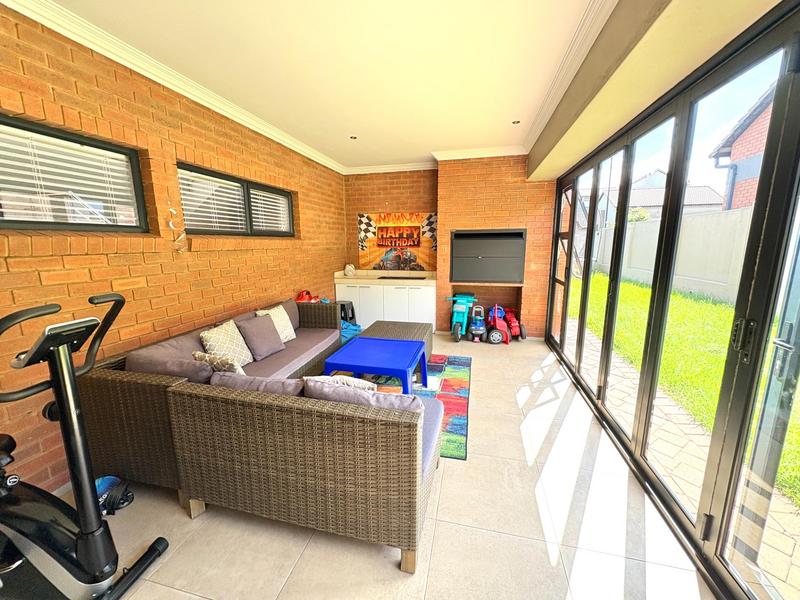 3 Bedroom Property for Sale in Midstream Meadows Gauteng