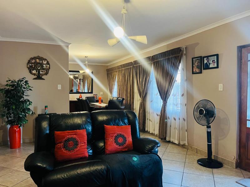 3 Bedroom Property for Sale in Ninapark Gauteng