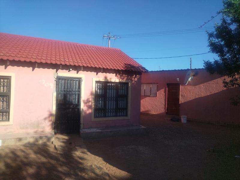 4 Bedroom Property for Sale in Orange Farm Gauteng