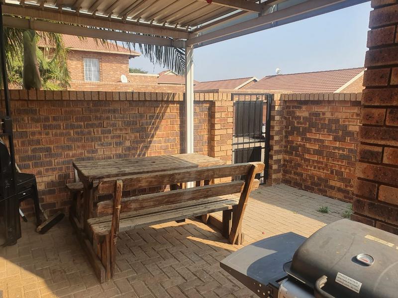 3 Bedroom Property for Sale in Magalieskruin Gauteng