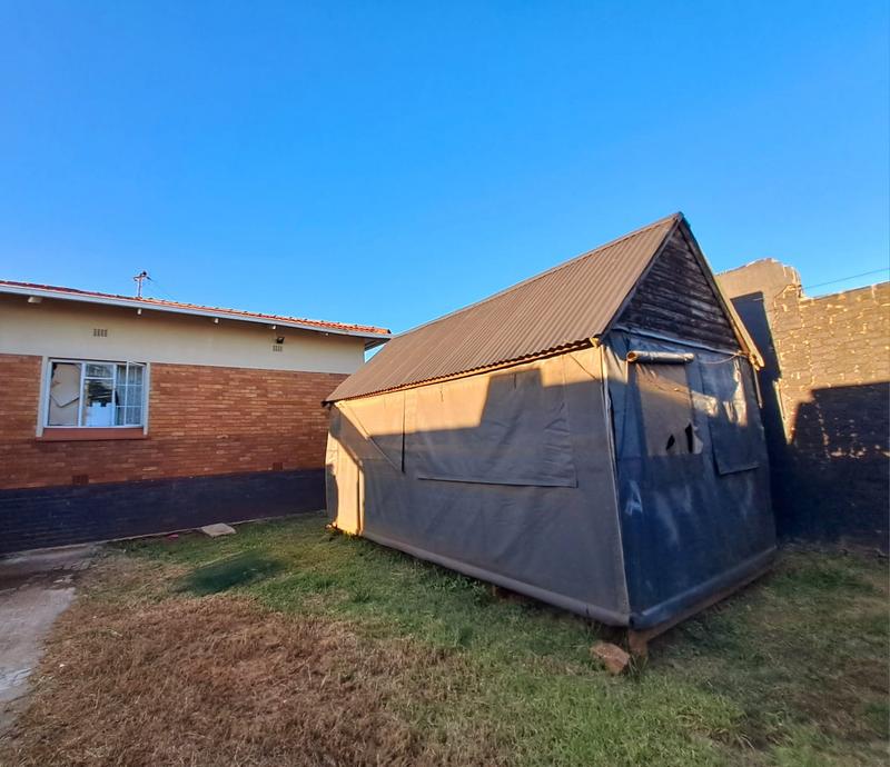 To Let 3 Bedroom Property for Rent in Symhurst Gauteng