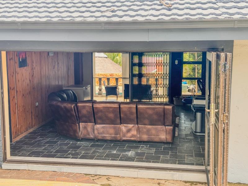 4 Bedroom Property for Sale in Mondeor Gauteng