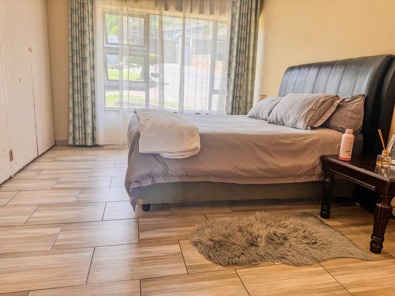 4 Bedroom Property for Sale in Mondeor Gauteng