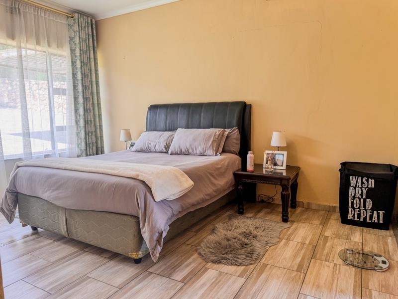 4 Bedroom Property for Sale in Mondeor Gauteng