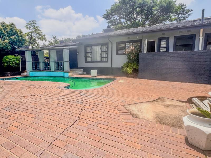 4 Bedroom Property for Sale in Mondeor Gauteng