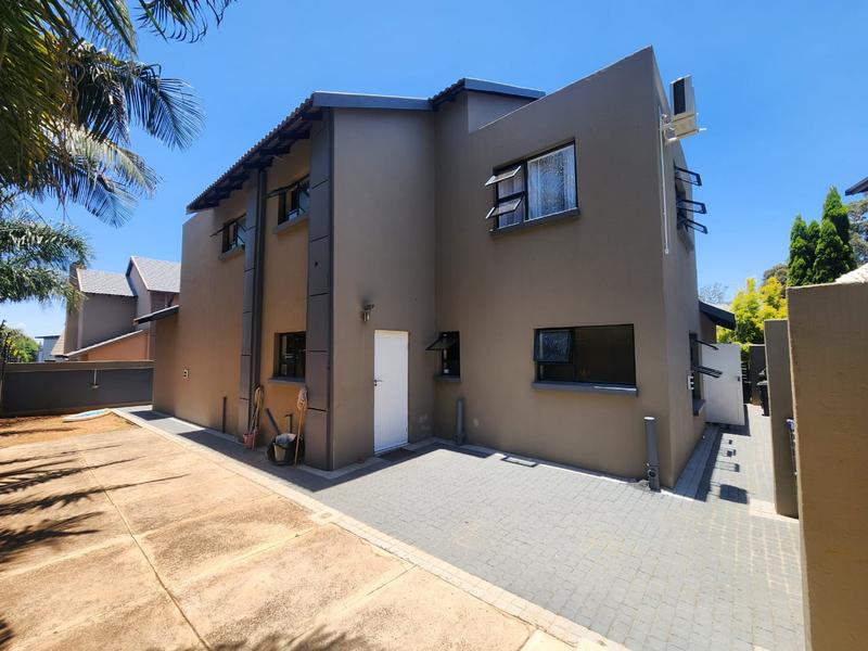 4 Bedroom Property for Sale in Magalieskruin Gauteng