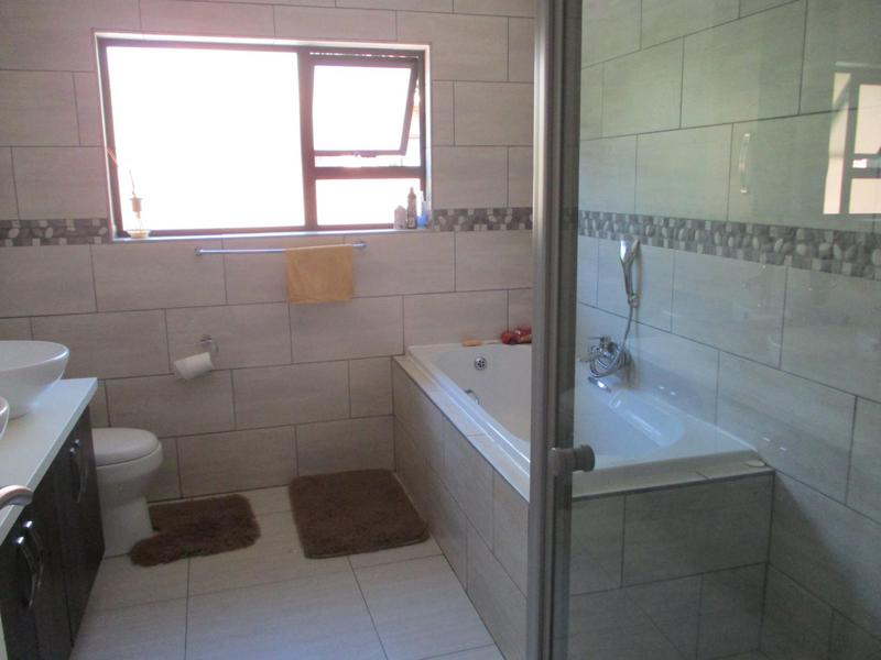 4 Bedroom Property for Sale in Magalieskruin Gauteng