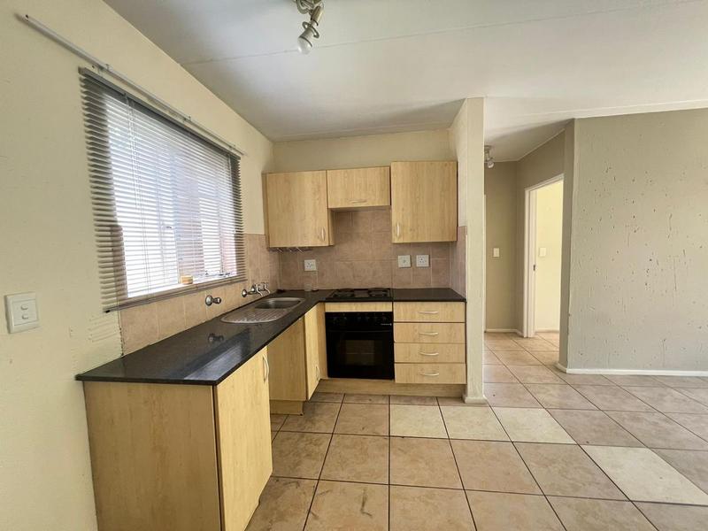 To Let 2 Bedroom Property for Rent in Klippoortjie Gauteng