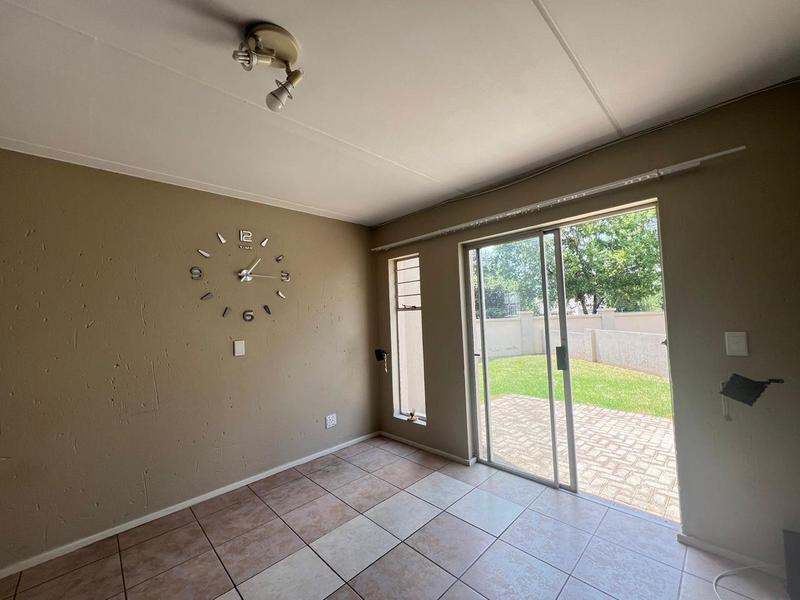 To Let 2 Bedroom Property for Rent in Klippoortjie Gauteng