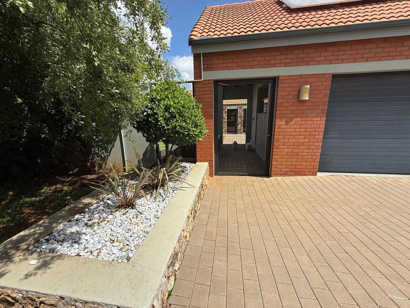 4 Bedroom Property for Sale in Midstream Ridge Gauteng