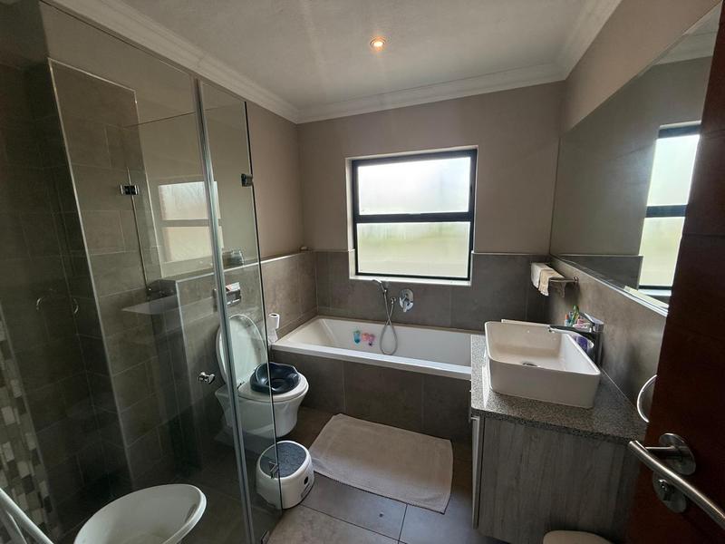 4 Bedroom Property for Sale in Midstream Ridge Gauteng