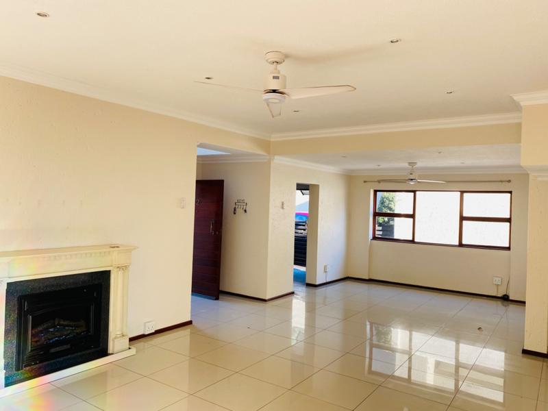 To Let 2 Bedroom Property for Rent in Maroeladal Gauteng