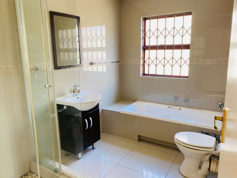 To Let 2 Bedroom Property for Rent in Maroeladal Gauteng