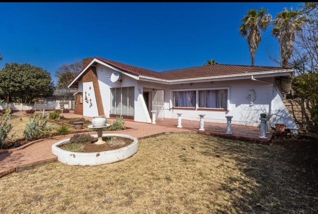 5 Bedroom Property for Sale in Valhalla Gauteng