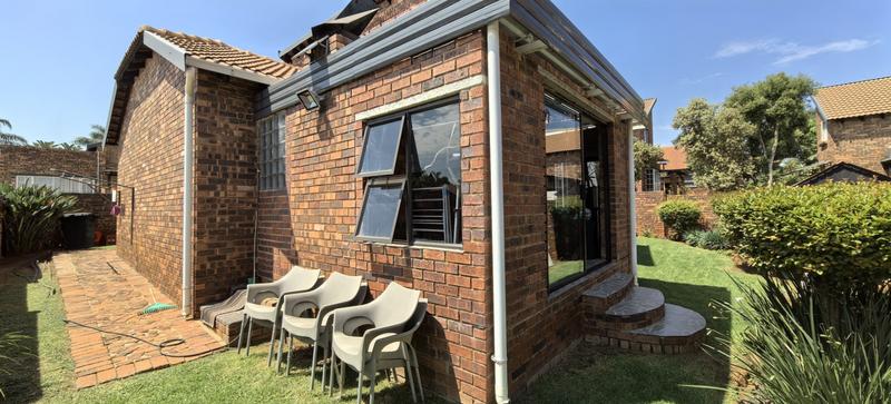 3 Bedroom Property for Sale in Weltevreden Park Gauteng