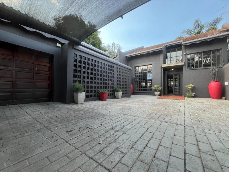 To Let 4 Bedroom Property for Rent in Waterkloof A H Gauteng