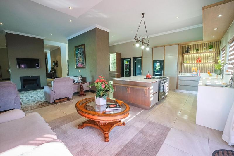 5 Bedroom Property for Sale in Copperleaf Estate Gauteng