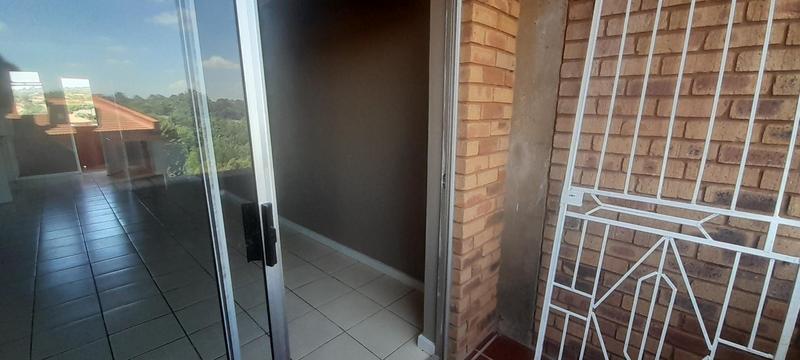 To Let 2 Bedroom Property for Rent in Zwartkop Gauteng