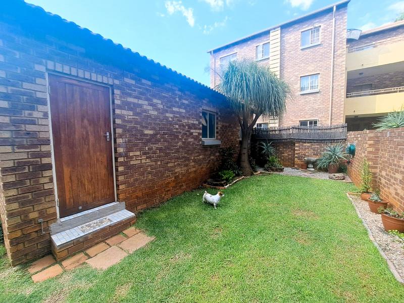 2 Bedroom Property for Sale in Die Hoewes Gauteng