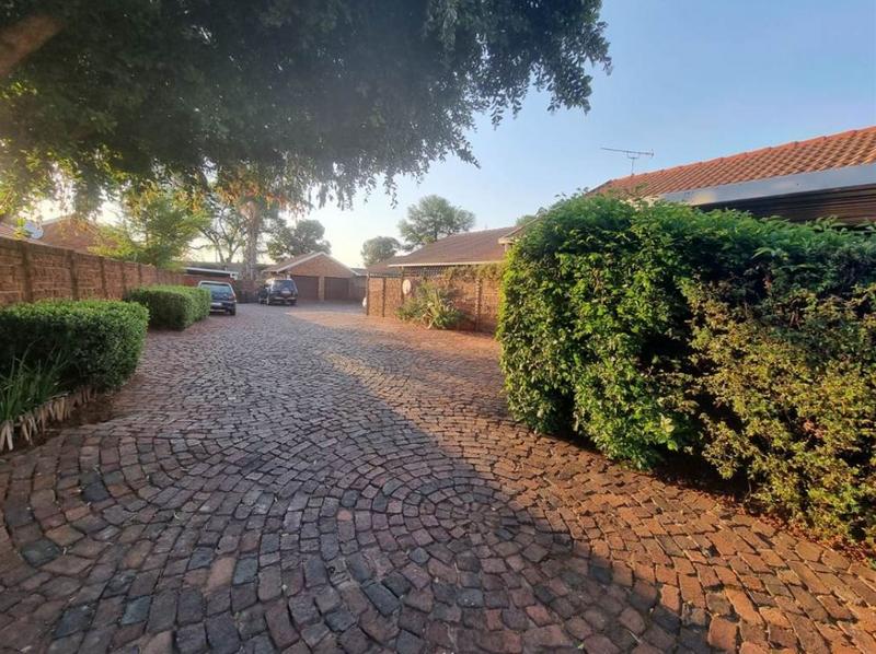 To Let 3 Bedroom Property for Rent in Pierre Van Ryneveld Gauteng