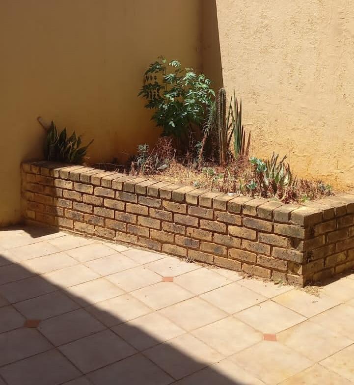 2 Bedroom Property for Sale in Pretoria Gardens Gauteng