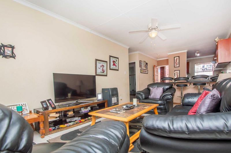 2 Bedroom Property for Sale in Wilro Park Gauteng