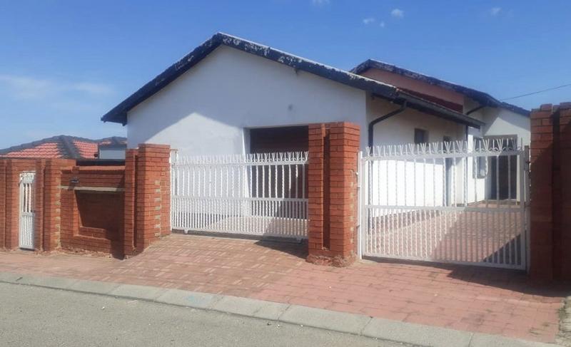 To Let 3 Bedroom Property for Rent in Diepkloof Gauteng