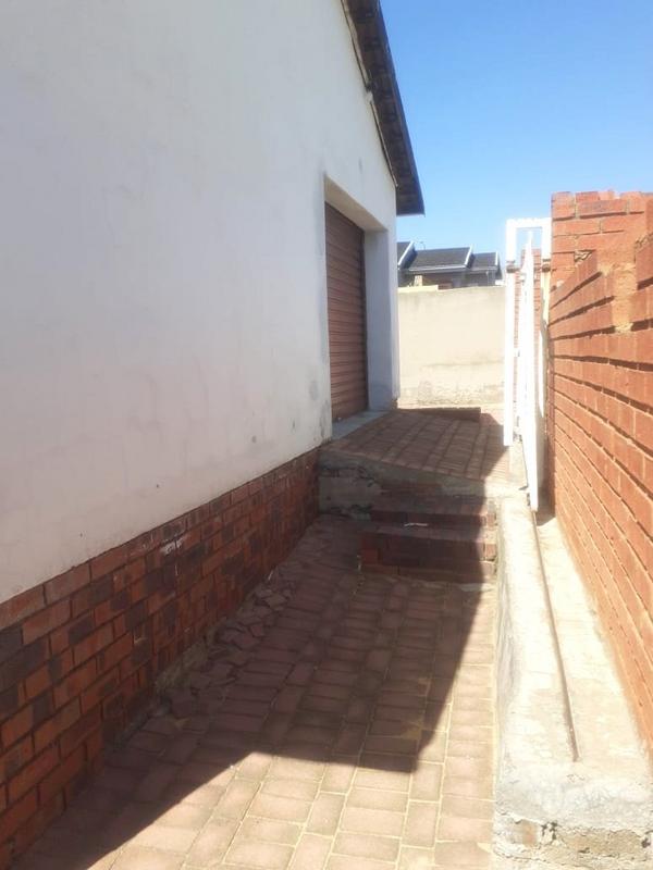 To Let 3 Bedroom Property for Rent in Diepkloof Gauteng