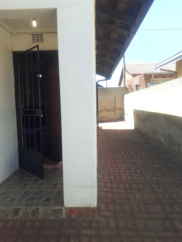 To Let 3 Bedroom Property for Rent in Diepkloof Gauteng