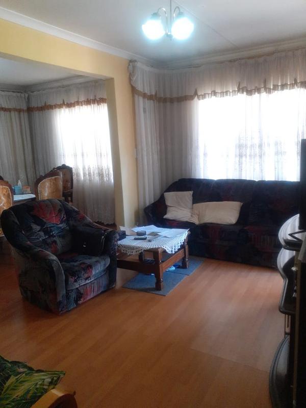 To Let 3 Bedroom Property for Rent in Diepkloof Gauteng