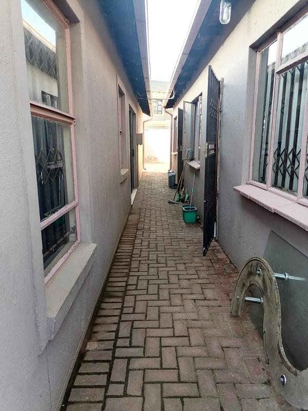 3 Bedroom Property for Sale in Bram Fischerville Gauteng