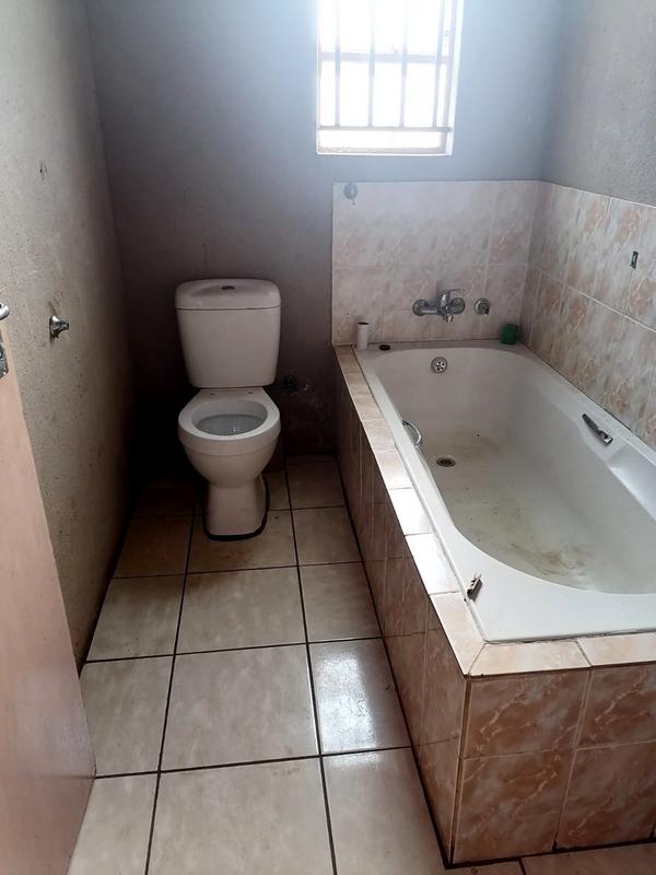 3 Bedroom Property for Sale in Bram Fischerville Gauteng