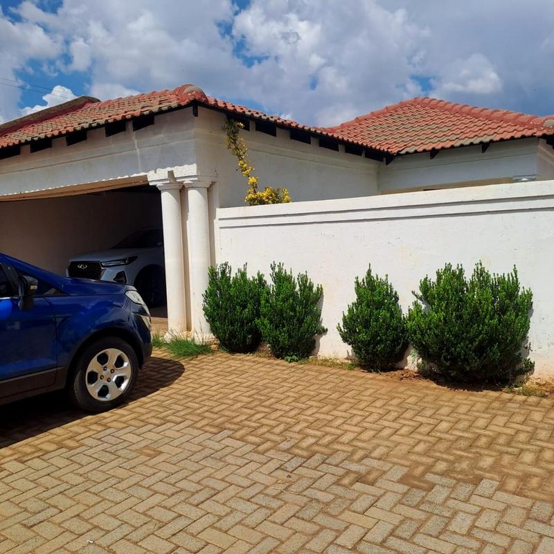 2 Bedroom Property for Sale in Protea Glen Gauteng