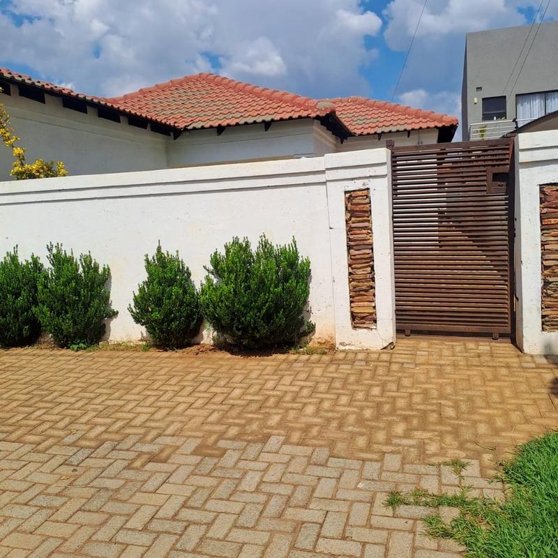 2 Bedroom Property for Sale in Protea Glen Gauteng