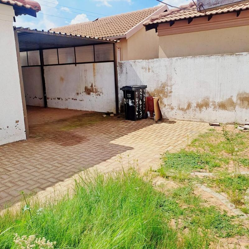 2 Bedroom Property for Sale in Protea Glen Gauteng