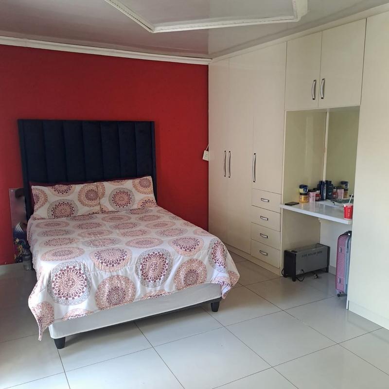 2 Bedroom Property for Sale in Protea Glen Gauteng