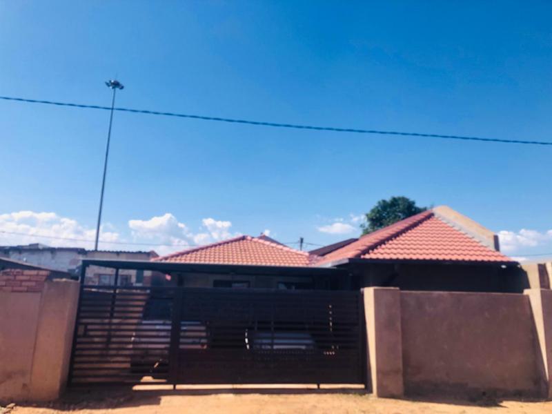 3 Bedroom Property for Sale in Thulani Gauteng