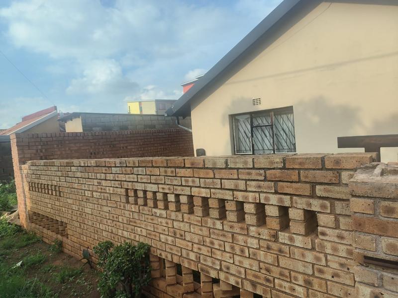 2 Bedroom Property for Sale in Dobsonville Gauteng