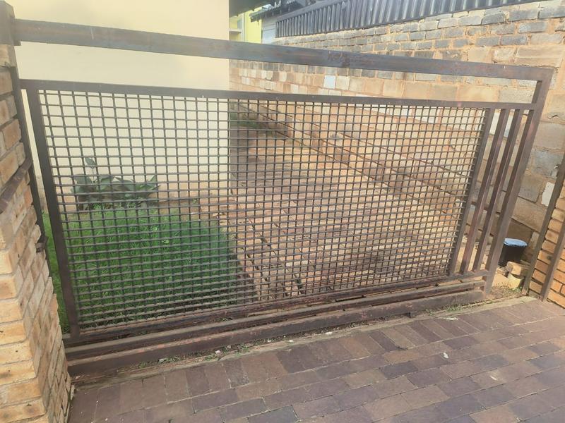 2 Bedroom Property for Sale in Dobsonville Gauteng