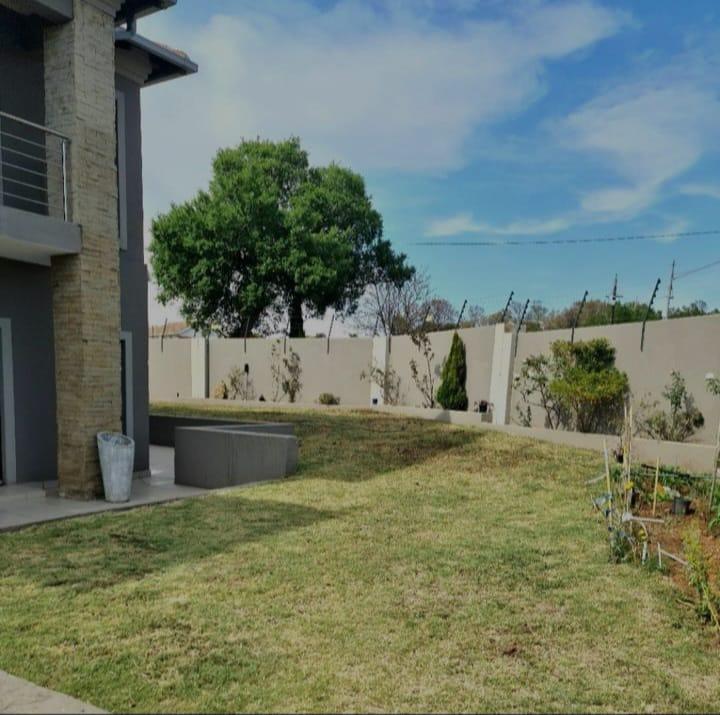 7 Bedroom Property for Sale in Wespark Gauteng