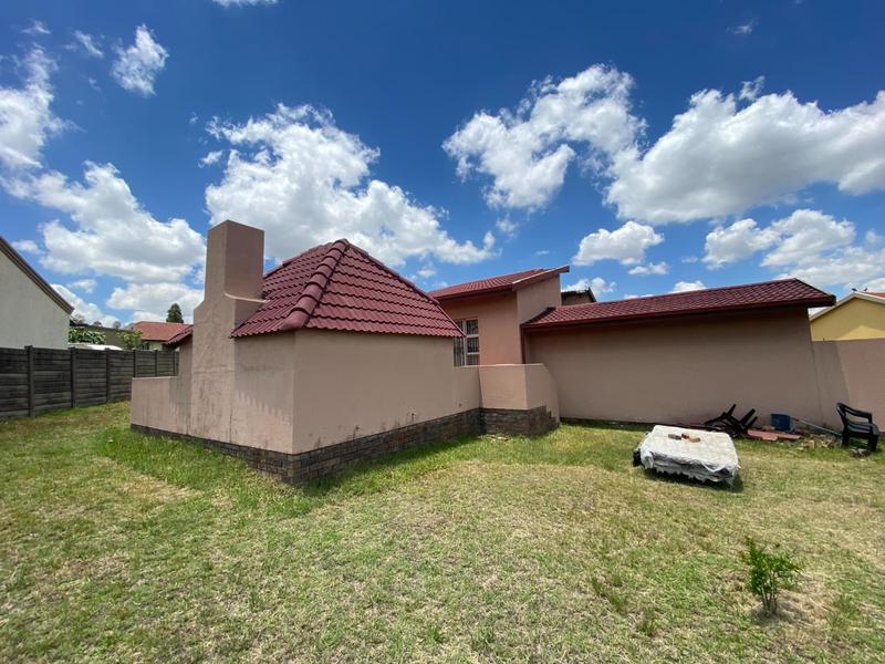 3 Bedroom Property for Sale in Birch Acres Gauteng