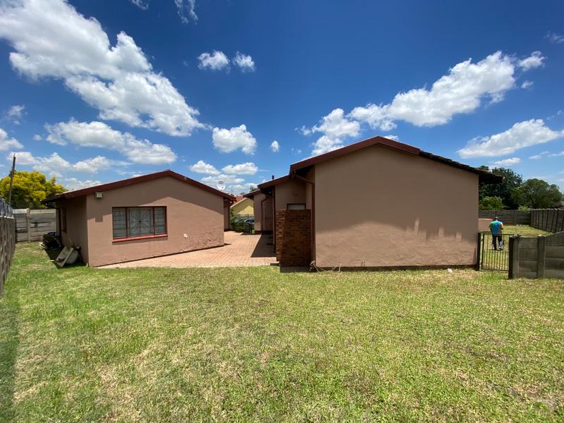 3 Bedroom Property for Sale in Birch Acres Gauteng