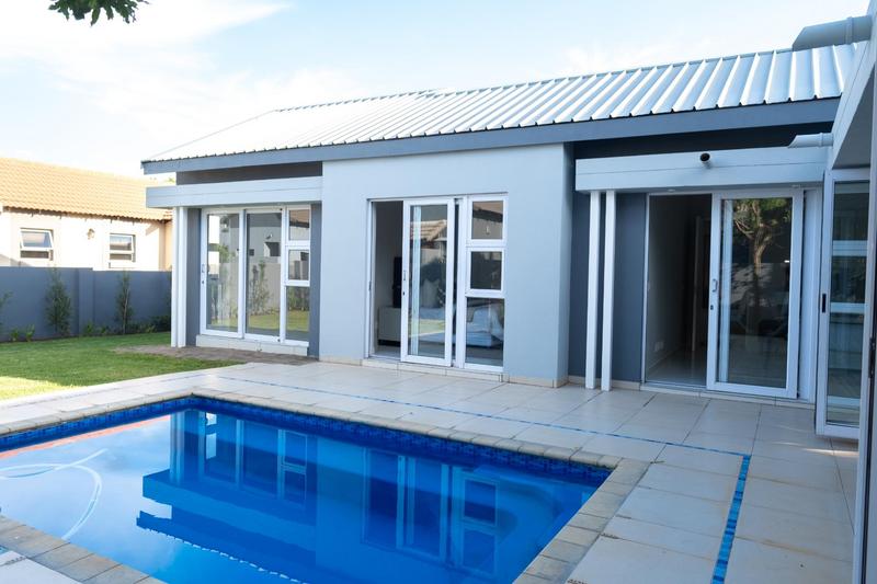 6 Bedroom Property for Sale in Midstream Hill Gauteng