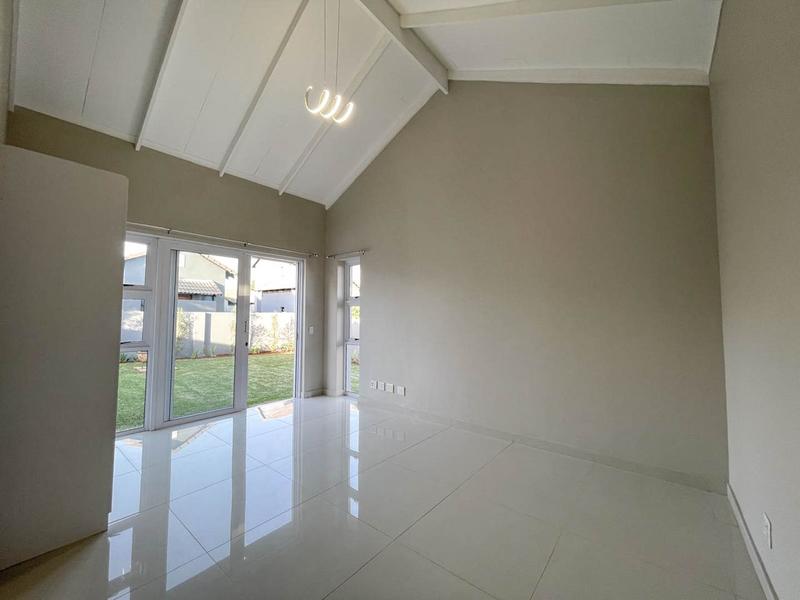 6 Bedroom Property for Sale in Midstream Hill Gauteng