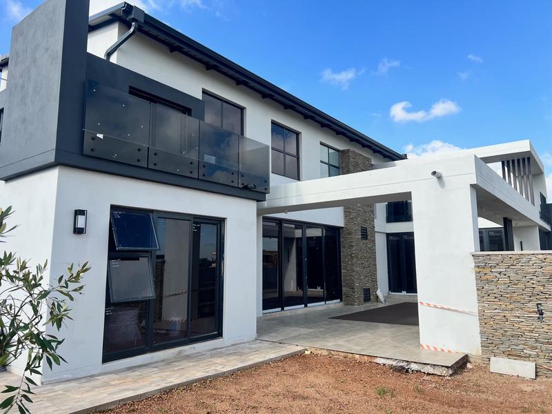 5 Bedroom Property for Sale in Midstream Heights Gauteng