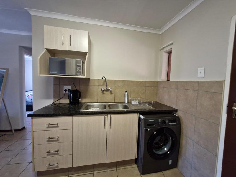 To Let 2 Bedroom Property for Rent in Noordwyk Gauteng